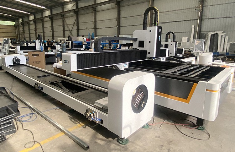 China Plate Tube Integrated Laser Cutting Machine