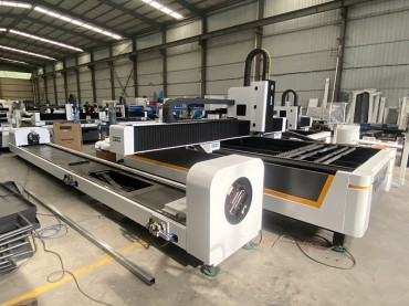 3015 1500W laser sheet and tube integrated cutting machine